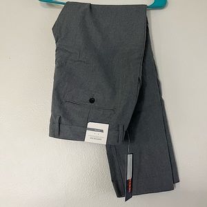 Old Navy - Signature Slim Pants - Gray - Men’s: 32/30